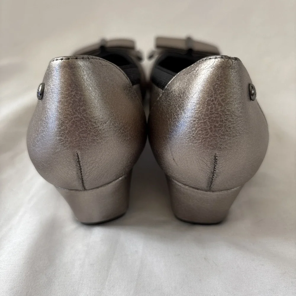 Dana Buchman‎ Women's 6.5 DB Darcy Pewter Heeled Slip On Shoes Bow Leather